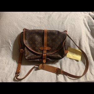 Vintage LV Saumur 30